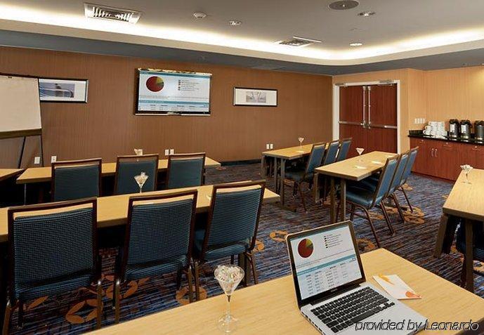 Courtyard Portland Airport 3*